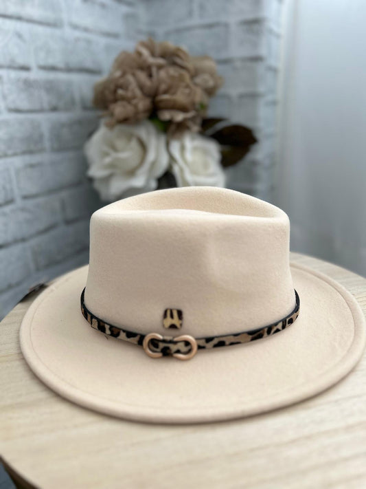SOMBRERO MODELO DOÑANA BEIGE